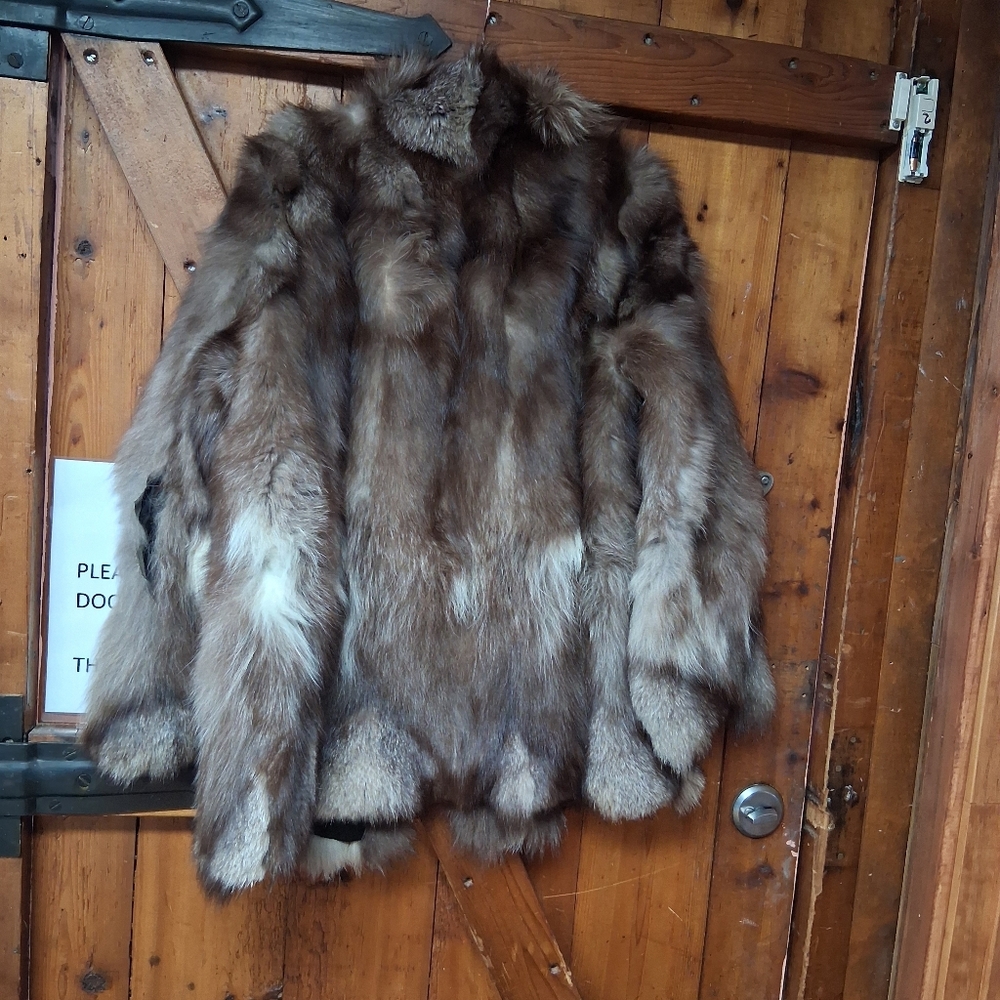 Vintage Genuine Raccoon Fur Coat – Warm Brown with Natural Highlights (Fits 6–10